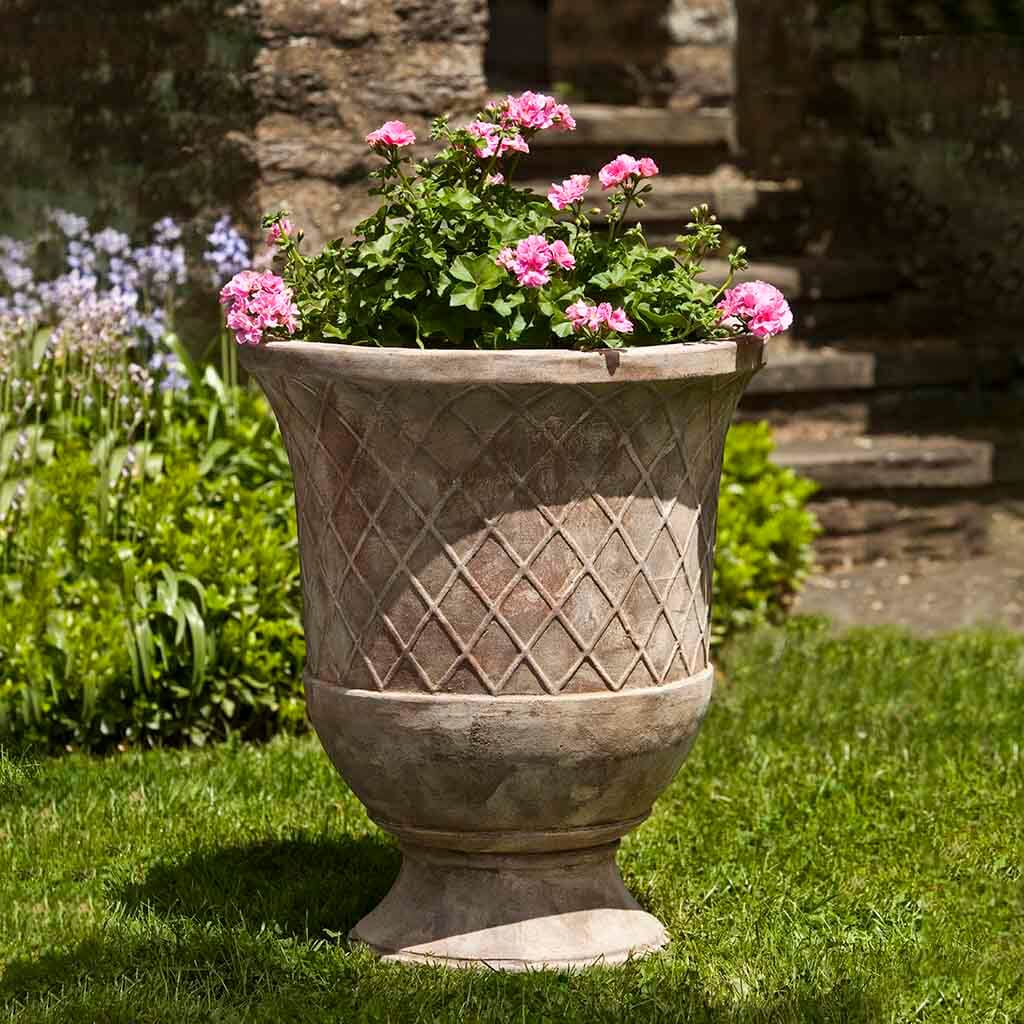 Campania Pomezio Urn Set of 2