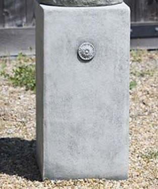 Campania Medallion Column