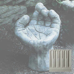 Campania Mano Birdbath