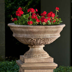 Coachhouse Urn with Pedestal