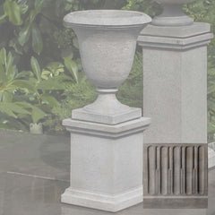 Linwood Urn w/ Low Wolcott Ped