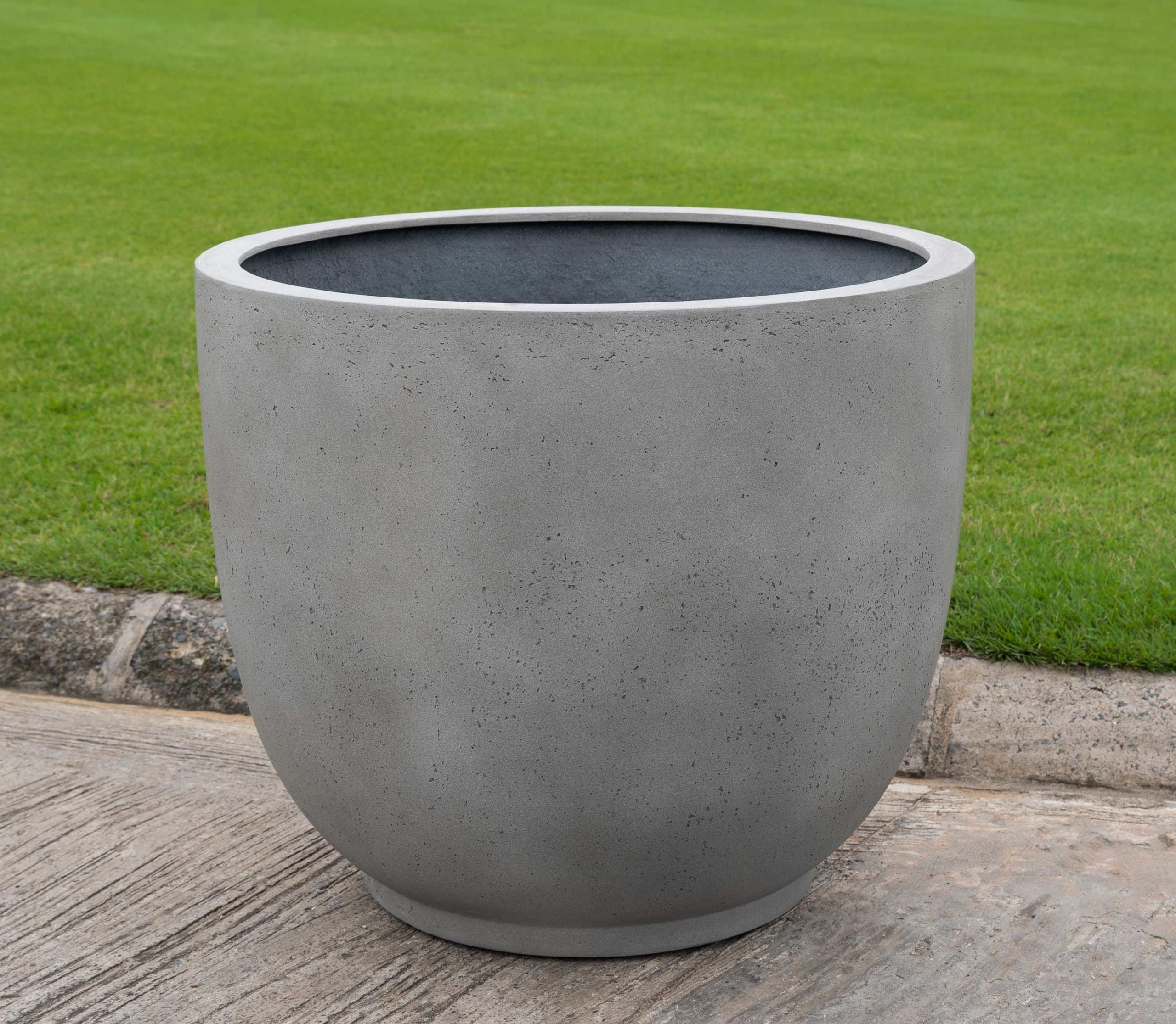 Photo of Campania Danilo Planter - Exclusively Campania